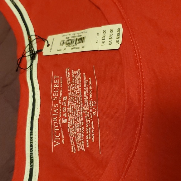 ❄️Victoria's Secret long sleeved sleepshirt❄️ - Picture 2 of 3